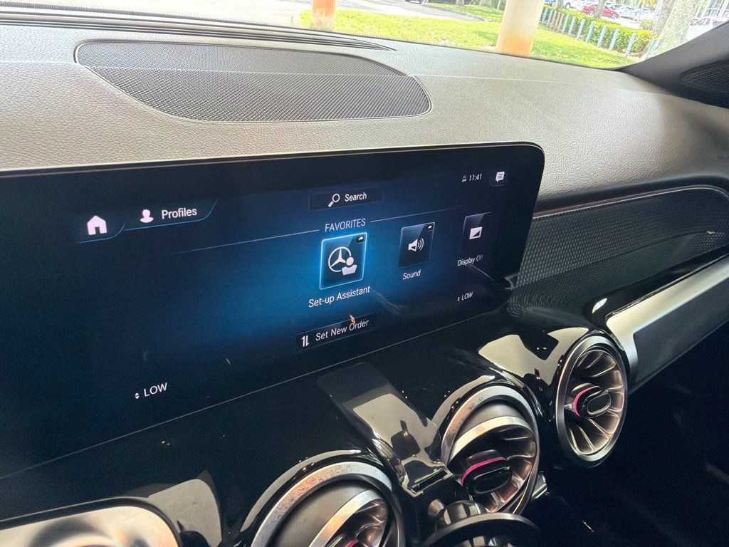 Used 2022 Mercedes-Benz GLB 250 image 7