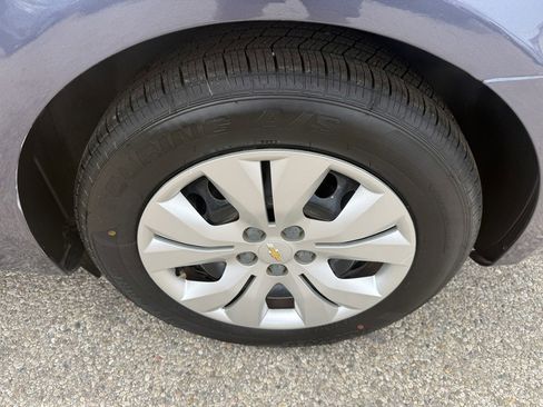 Used 2014 Chevrolet Cruze LS FWD image 9