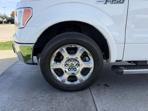 Used 2014 Ford F150 Lariat w/ Lariat Chrome Package image 4