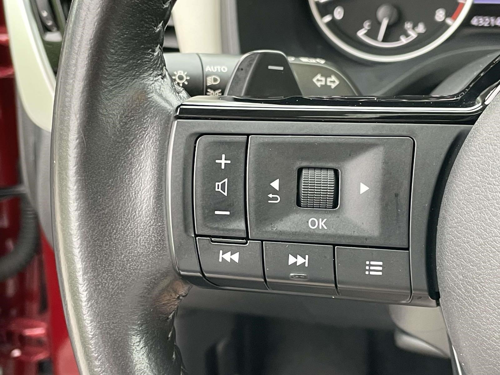 Used 2023 Nissan Rogue SL w/ SL Premium Package AWD/4WD image 24