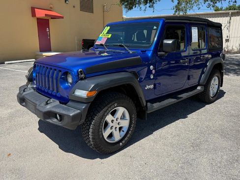 Used 2018 Jeep Wrangler Unlimited Sport S AWD/4WD image 3