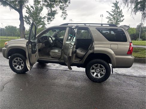 Used 2007 Toyota 4Runner Limited image 12