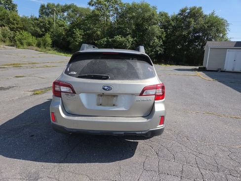 Used 2015 Subaru Outback 2.5i Premium AWD/4WD image 6
