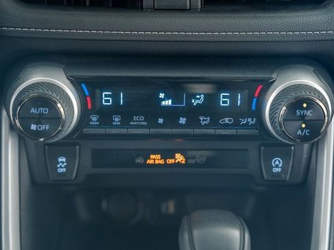 Certified 2025 Toyota RAV4 XLE image 22