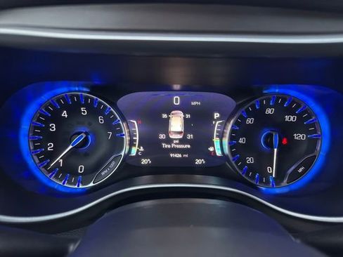 Used 2020 Chrysler Pacifica Touring-L Plus w/ Advanced Safetytec Group image 17