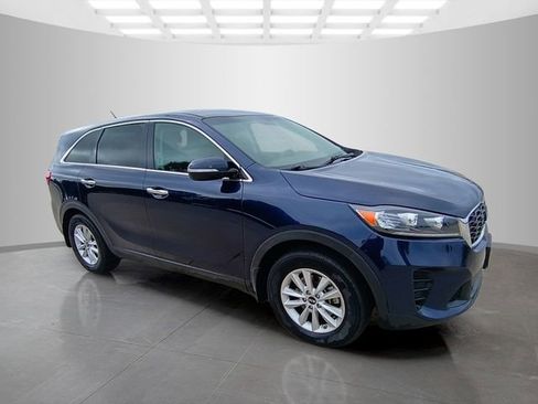 Used 2020 Kia Sorento LX FWD image 2