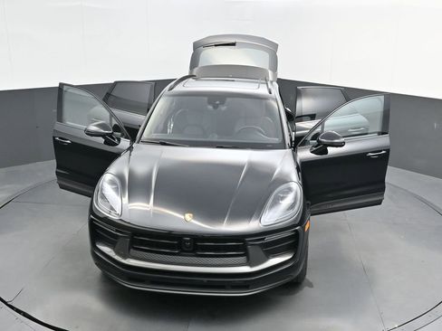 Certified 2024 Porsche Macan Turbo image 43