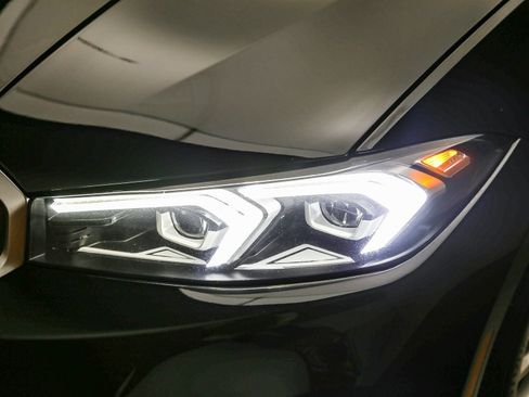 Certified 2023 BMW 330i Sedan w/ Convenience Package RWD image 8