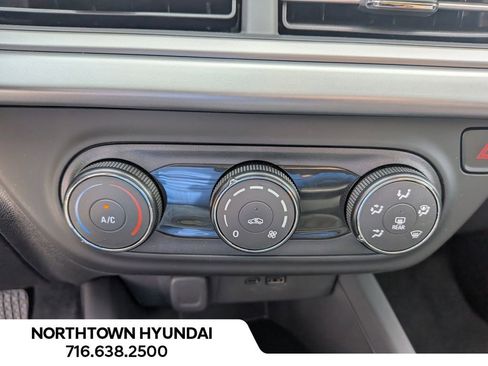 Used 2025 Chevrolet Trax LS FWD image 17