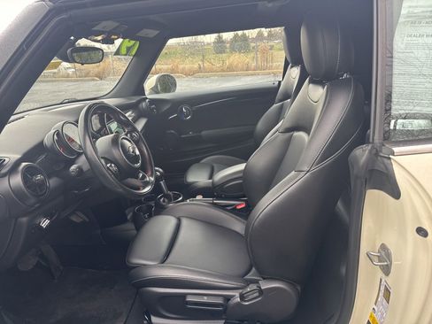 Used 2019 MINI Cooper S w/ Signature Upholstery Package image 17