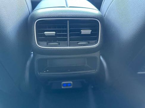 Used 2024 Mercedes-Benz GLE 450e 4MATIC image 32