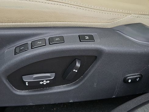 Used 2016 Volvo XC60 T6 w/ Protection Package image 26