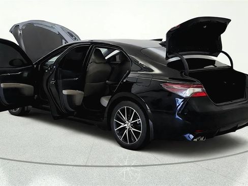 Used 2021 Toyota Camry SE FWD image 10