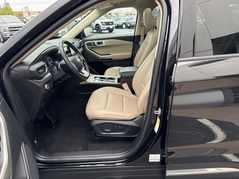 Used 2023 Ford Explorer XLT w/ Equipment Group 202A image 11