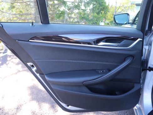 Used 2017 BMW 530i image 29