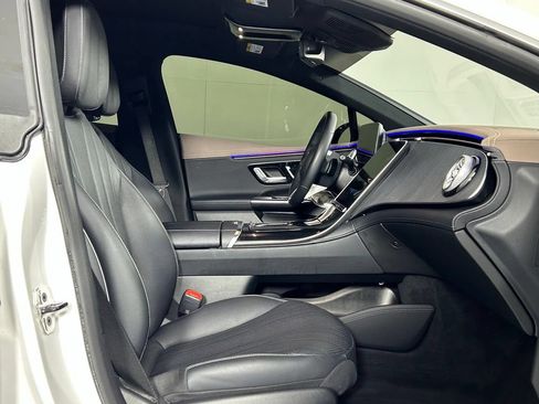 Used 2023 Mercedes-Benz EQE 500 4MATIC Sedan image 11