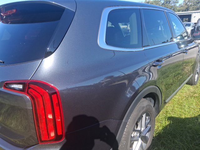 Used 2024 Kia Telluride LX FWD image 17