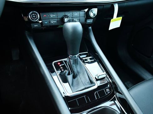 New 2026 Jeep Compass Latitude image 19