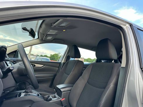 Used 2018 Nissan Rogue Sport S FWD image 17