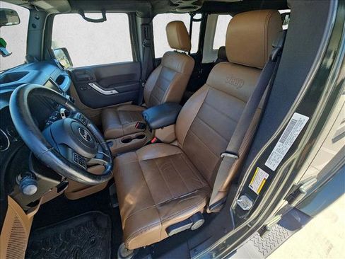 Used 2011 Jeep Wrangler Unlimited Sahara w/ Connectivity Group image 16