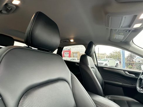 Certified 2021 Ford Escape Titanium w/ Class II Trailer Tow Package image 18