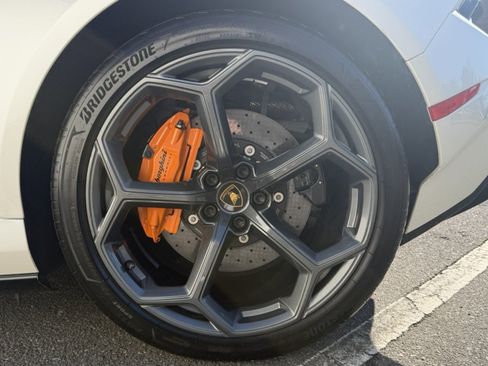 Used 2024 Lamborghini Huracan Tecnica image 12