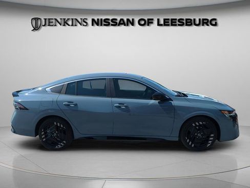 New 2026 Nissan Sentra SR w/ Floor Mat Package FWD image 3