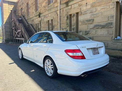 Used 2009 Mercedes-Benz C 300 Sedan image 5