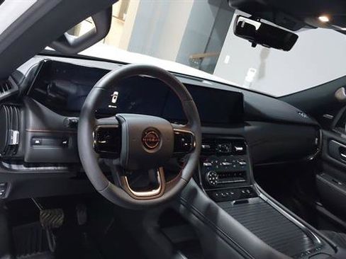 Used 2025 Nissan Armada PRO-4X AWD/4WD image 18
