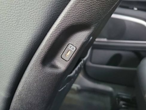 Certified 2025 Kia Telluride EX w/ EX Captain's Chair Package FWD image 29