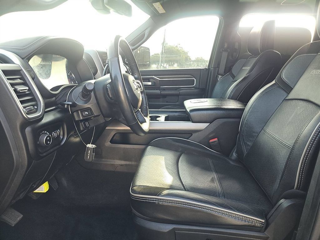 Used 2024 RAM 2500 Laramie w/ Night Edition AWD/4WD image 5