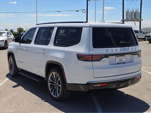 Used 2023 Jeep Wagoneer Series II w/ Premium Group I RWD image 5