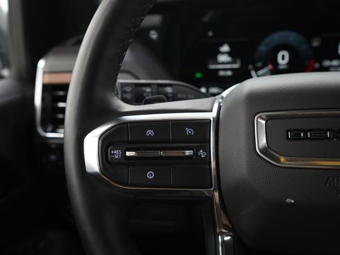 Used 2025 GMC Yukon XL Denali AWD/4WD image 27