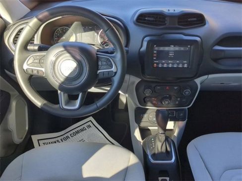 Used 2018 Jeep Renegade Latitude image 36