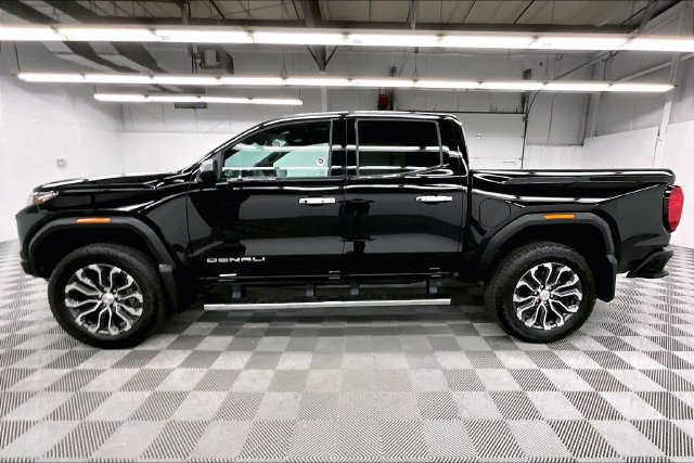 Used 2023 GMC Canyon Denali AWD/4WD image 13