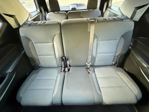 Used 2021 Chevrolet Traverse LS image 10