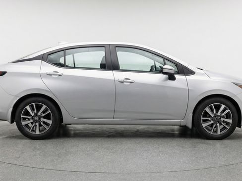 Used 2025 Nissan Versa SV FWD image 11