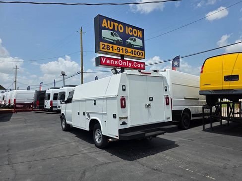 Used 2019 Chevrolet Express 3500 w/ Power Convenience Package RWD image 2