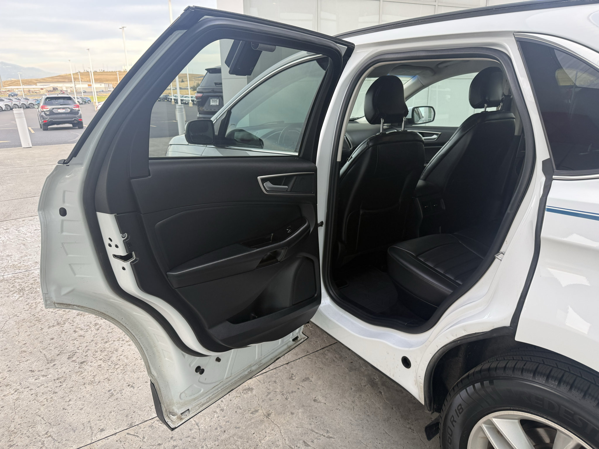 Used 2016 Ford Edge SEL w/ Equipment Group 201A AWD/4WD image 18