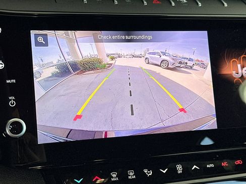 New 2026 Jeep Grand Cherokee Altitude image 21