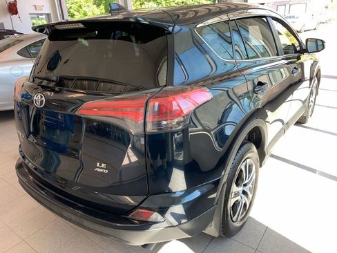 Used 2018 Toyota RAV4 LE w/ All Weather Liner Package AWD/4WD image 10