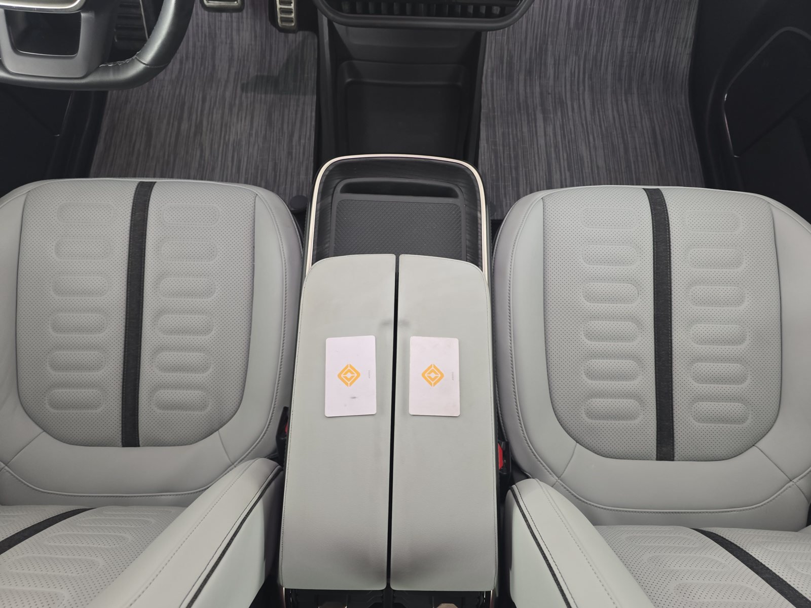 Used 2023 Rivian R1S Adventure Quad AWD/4WD image 31