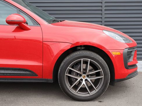 Used 2022 Porsche Macan AWD/4WD image 11