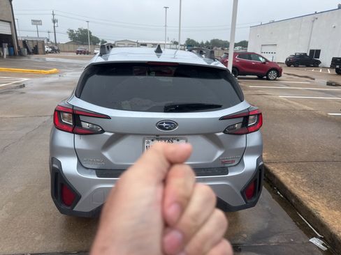 Used 2024 Subaru Crosstrek 2.5i Limited AWD/4WD image 4