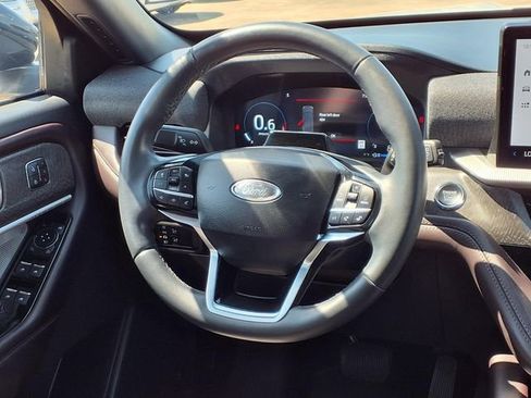 Used 2025 Ford Explorer Platinum w/ Ultimate Package RWD image 7