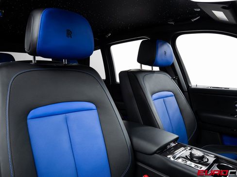 Used 2022 Rolls-Royce Cullinan Black Badge w/ Dark Exterior Package image 36