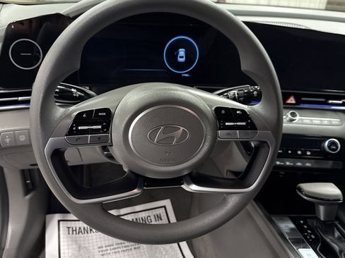 Used 2024 Hyundai Elantra Blue image 7