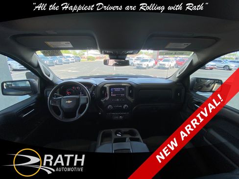 Used 2022 Chevrolet Silverado 1500 Custom w/ LPO, Dark Essentials Package image 17