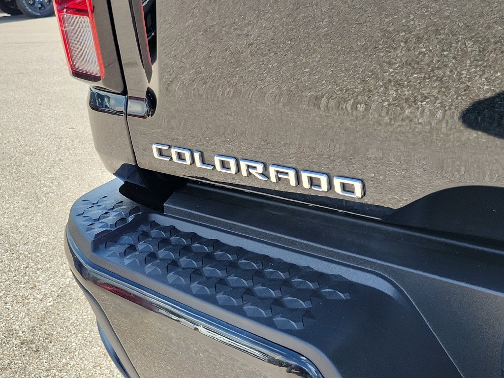 Used 2024 Chevrolet Colorado Trail Boss w/ Advanced Trailering Package AWD/4WD image 7