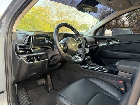 Certified 2025 Kia Sportage EX w/ Premium Package AWD/4WD image 10